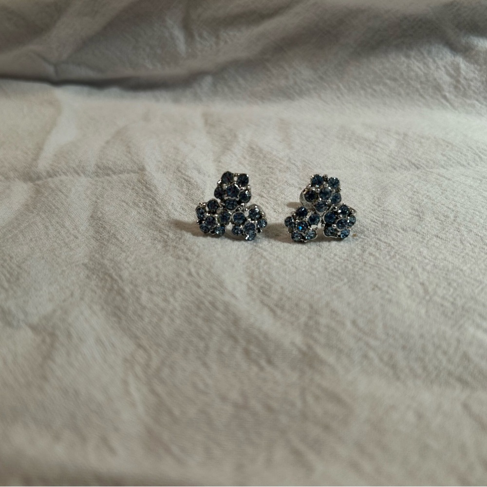 Vintage Floral Cluster Clip On Earrings with Blue Stones